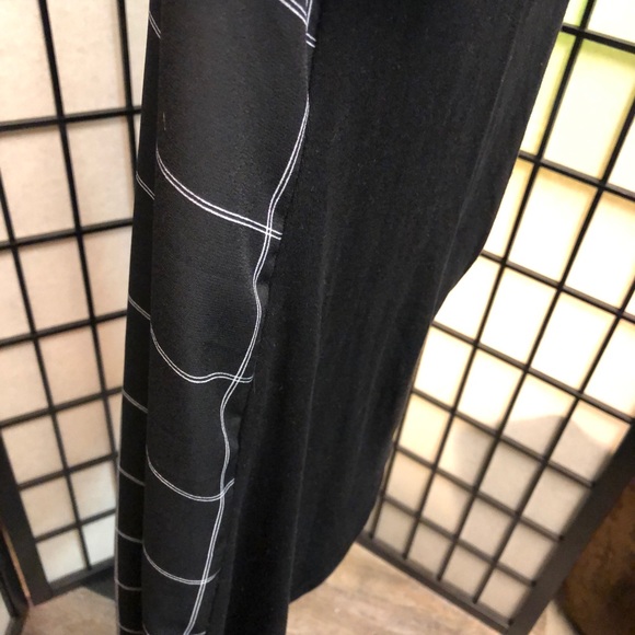 💜 SALE! 3/$15 💜 THE LINE OF STYLE - Hi-Lo Top - Picture 8 of 14